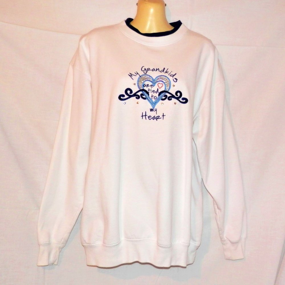 M&C Sportwear L Granddkids Tied to My Heart H532